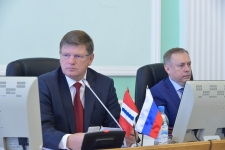 Владимир Корбут поставил вопрос о численности комитетов, в которых могут работать народные избранники