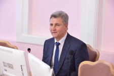 Глава Калачинского района Фридрих Мецлер подробно рассказал о своем опыте работе.