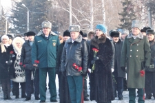 Председатель горсовета Владимир Корбут отметил, что для многих людей, кто однажды дал клятву хранить и защищать свое Отечество, она стала основным ориентиром в жизни