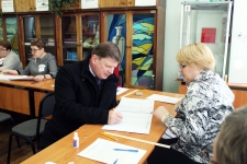 Владимир Корбут проголосовал в гимназии №69