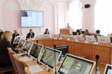 Оценки кандидатам ставят по 10-бальной шкале, учитывая их опыт, заслуги и содержание презентованных программ по развитию молодежной политики г. Омска.