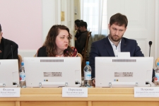 Больше всего вопросов на заседании задал Дмитрий Петренко