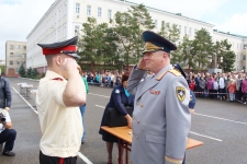 Владимир Корбут  пожелал выпускникам сохранять традиции русской армии. 